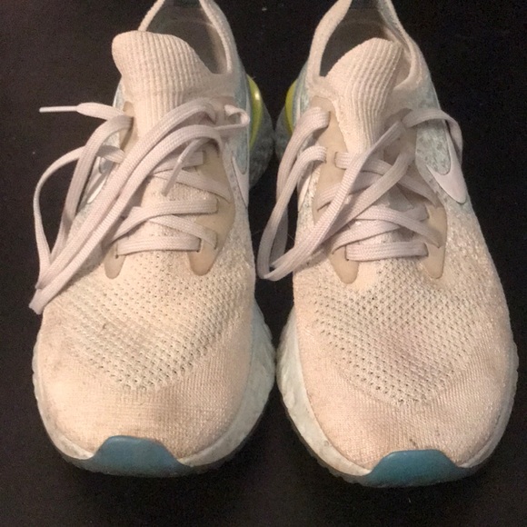 Nike shoes - Picture 2 of 5